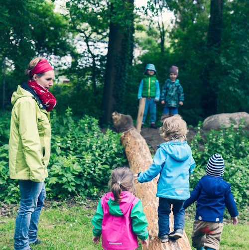 Die Kinder auf dem Spielplatz in der Huder Straße